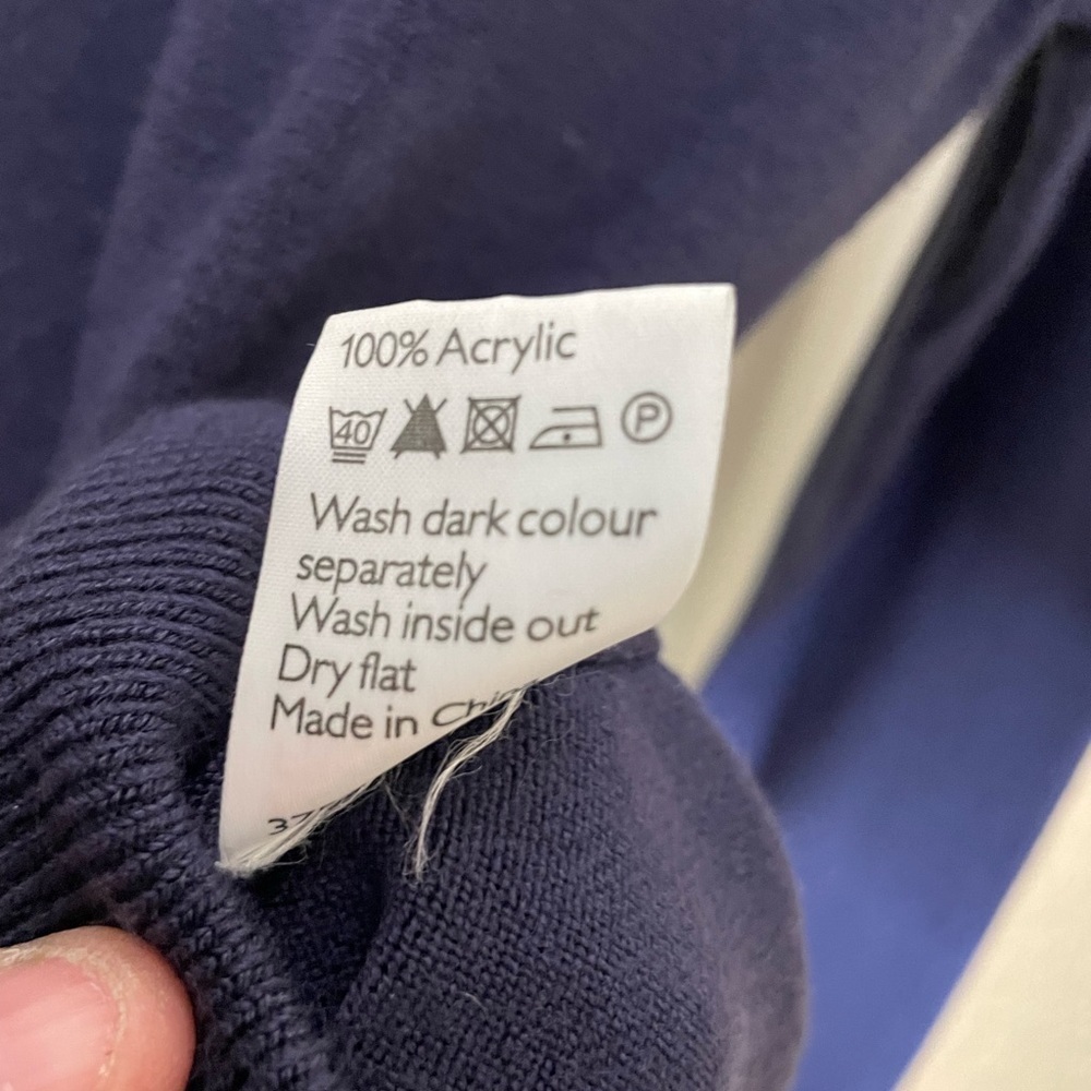 John Lewis Men's Acrylic V-Neck Sweater, Navy, Made in the USA, Medium - Picture 7 of 10